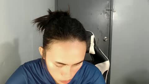 Snapshot of euniceariella21 chatting on January 3, 2025, 11:25 am YELLA online show from January 3, 2025, 11:25 am