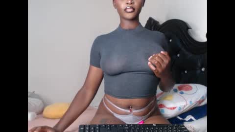 Snapshot of euphoric_cosmos chatting on December 17, 2025, 12:49 am euphoria online show from December 17, 2025, 12:49 am