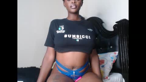 Snapshot of euphoric_cosmos chatting on December 21, 2025, 2:30 am euphoria online show from December 21, 2025, 2:30 am