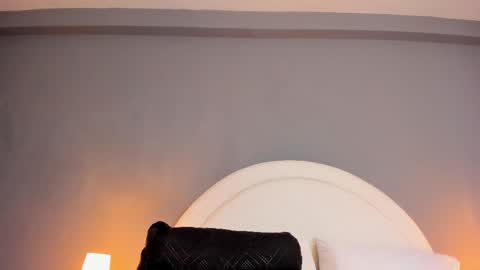 EVA  online show from March 9, 2025, 2:54 pm