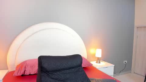 EVA  online show from October 8, 2025, 11:30 am