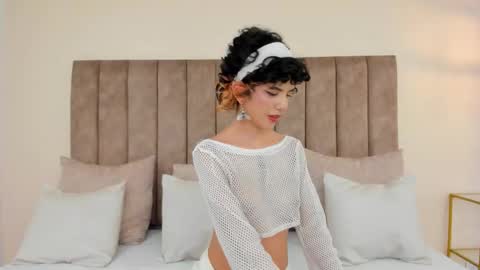 Eva  online show from January 15, 2026, 4:39 am