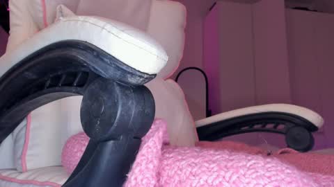 Eva Davis online show from January 10, 2025, 5:05 am