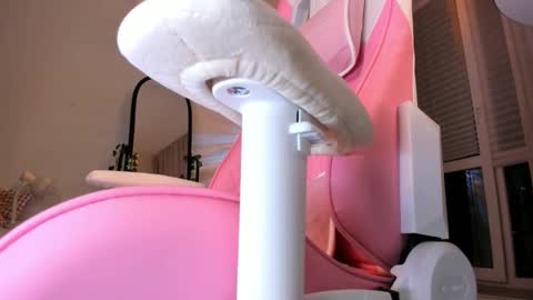 Eva Davis online show from March 12, 2026, 3:23 am