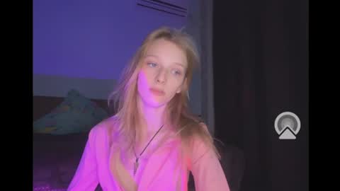 Snapshot of eva_eyre chatting on December 13, 2024, 6:16 pm Evvie online show from December 13, 2024, 6:16 pm