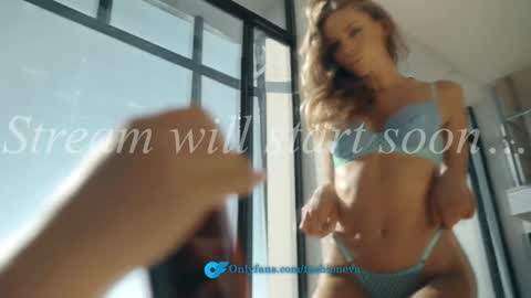 Snapshot of eva_fashionista chatting on January 18, 2026, 1:48 pm Eva online show from January 18, 2026, 1:48 pm