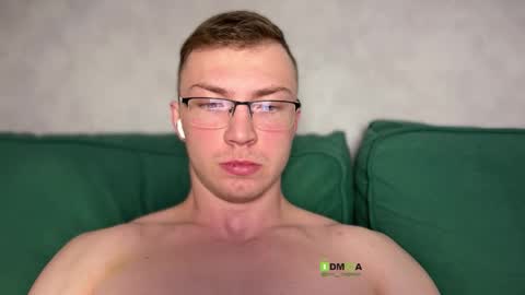 Eva and Iron online show from March 29, 2026, 10:43 pm