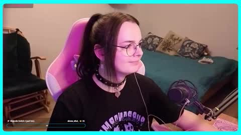 Gamer Katt online show from November 3, 2025, 1:23 pm