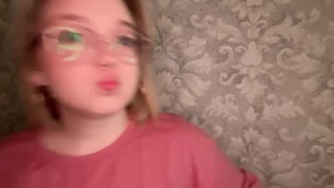 eva_kittenn online show from October 2, 2025, 7:21 pm