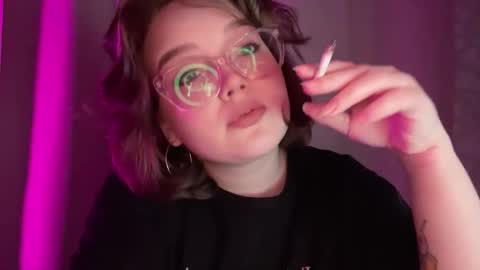 eva_kittenn online show from November 3, 2025, 5:47 pm