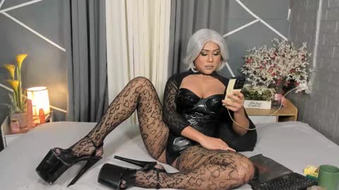 Snapshot of eva_la_queen_ chatting on April 28, 2026, 11:10 pm Eva online show from April 28, 2026, 11:10 pm