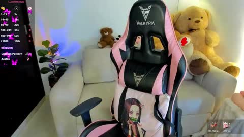 Eva   online show from April 28, 2026, 7:41 pm