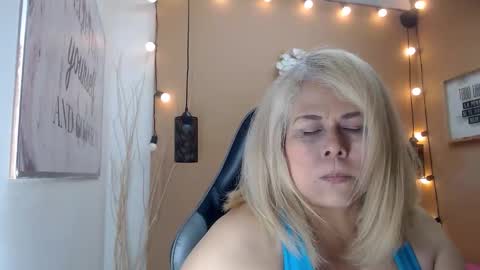 Snapshot of eva_love49 chatting on November 28, 2025, 12:19 pm eva_love49 online show from November 28, 2025, 12:19 pm