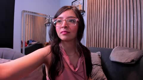 Angelinne online show from September 20, 2025, 11:33 am