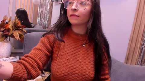 Angelinne online show from December 18, 2025, 3:23 am