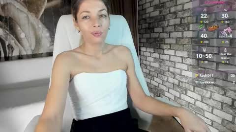 Snapshot of eva_melow chatting on November 12, 2025, 2:06 pm Eva online show from November 12, 2025, 2:06 pm