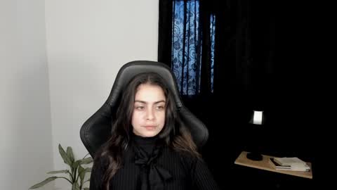 eva_monn online show from January 6, 2025, 9:00 pm