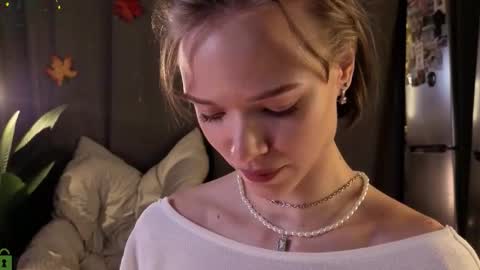 Eva online show from November 8, 2025, 5:01 pm