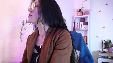 Eva Notty  online show from September 12, 2025, 1:22 pm