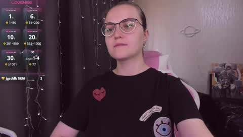 Snapshot of eva_orchid chatting on October 9, 2025, 7:50 am Eva online show from October 9, 2025, 7:50 am