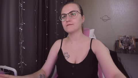 Snapshot of eva_orchid chatting on November 16, 2025, 10:43 am Eva online show from November 16, 2025, 10:43 am