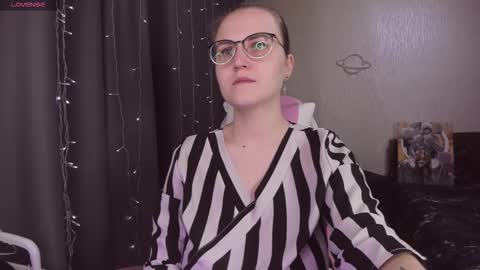 Snapshot of eva_orchid chatting on November 28, 2025, 11:13 am Eva online show from November 28, 2025, 11:13 am