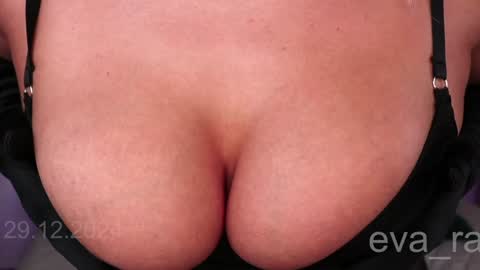 Eva online show from December 29, 2024, 9:52 pm