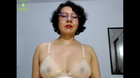 Snapshot of eva_rain01 chatting on December 14, 2024, 1:39 am Eva online show from December 14, 2024, 1:39 am