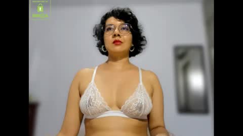 Snapshot of eva_rain01 chatting on December 19, 2024, 7:40 pm Eva online show from December 19, 2024, 7:40 pm