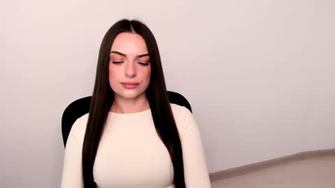 Eva online show from February 11, 2025, 5:29 pm