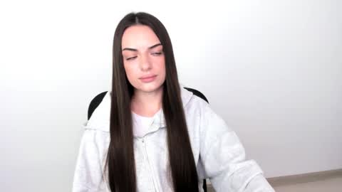 Eva online show from February 21, 2025, 1:33 pm