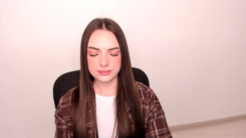 Eva online show from March 12, 2025, 4:56 pm