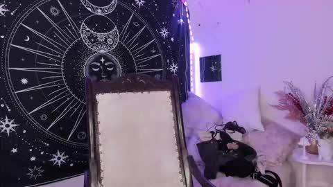 Eva  online show from February 18, 2026, 8:54 am