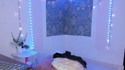 Eva  online show from March 29, 2026, 9:31 am