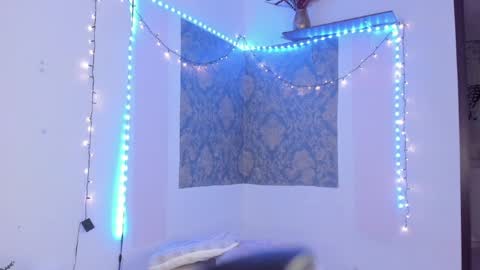 Eva  online show from April 7, 2026, 10:05 am