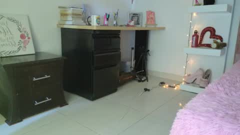 Snapshot of eva_sin18 chatting on April 21, 2026, 1:42 am Eva Sin online show from April 21, 2026, 1:42 am