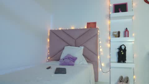 Snapshot of eva_sin18 chatting on April 30, 2026, 11:09 pm Eva Sin online show from April 30, 2026, 11:09 pm