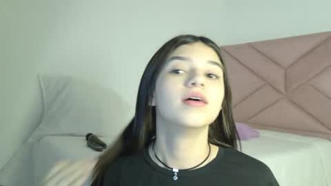 Snapshot of eva_sin18 chatting on May 15, 2026, 11:01 pm Eva Sin online show from May 15, 2026, 11:01 pm