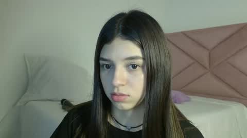 Snapshot of eva_sin18 chatting on May 15, 2026, 11:45 pm Eva Sin online show from May 15, 2026, 11:45 pm