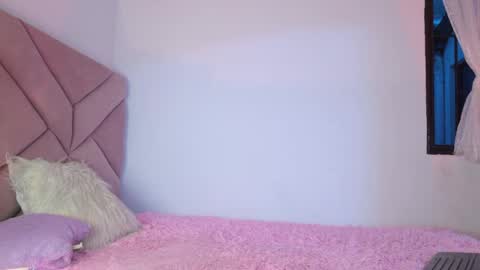 Snapshot of eva_sin18 chatting on May 27, 2026, 11:24 pm Eva Sin online show from May 27, 2026, 11:24 pm