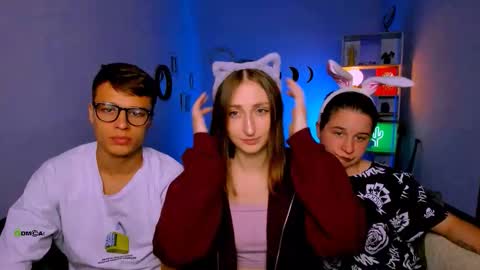 Eva online show from September 15, 2025, 7:25 pm