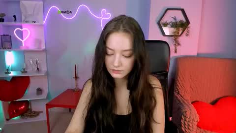 Snapshot of eva_smiith_ chatting on February 5, 2026, 6:51 am Eva online show from February 5, 2026, 6:51 am