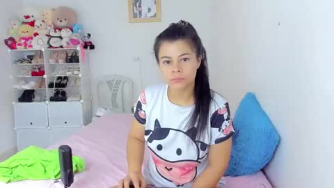 Estefania online show from December 2, 2025, 1:28 pm