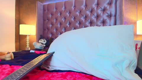EVA CLOEE online show from January 27, 2025, 4:09 am