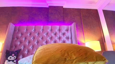 EVA CLOEE online show from February 5, 2025, 5:41 am