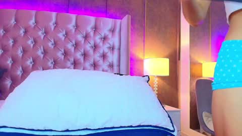 EVA CLOEE online show from February 6, 2025, 1:49 am