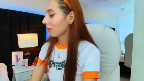 EVA CLOEE online show from September 13, 2025, 3:50 am