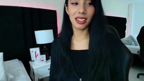 EVA CLOEE online show from September 26, 2025, 4:49 am