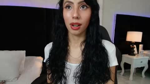 EVA CLOEE online show from September 30, 2025, 11:10 pm