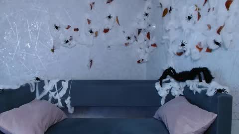 Snapshot of evaa_love_ chatting on October 28, 2025, 7:45 am Eva online show from October 28, 2025, 7:45 am